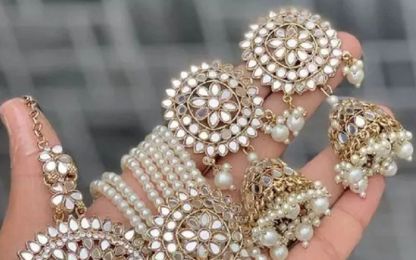 How to Make a Statement with Imitation Jewellery