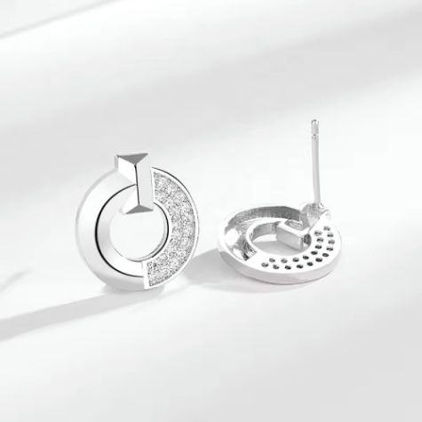 Trendy Geometric Design Jewelry Set for Women in Silver Plated Copper Including Necklace and Earrings Distributor, Wholesaler, Manufacturers, Suppliers, Exporters in Navi Mumbai